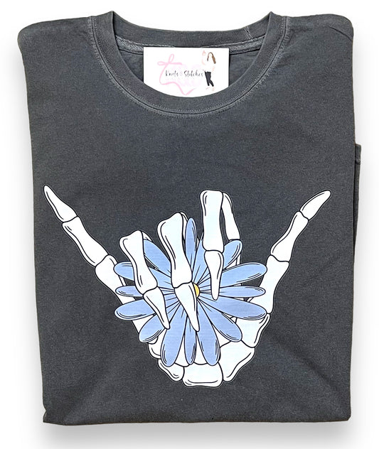 Skelly daisy tee